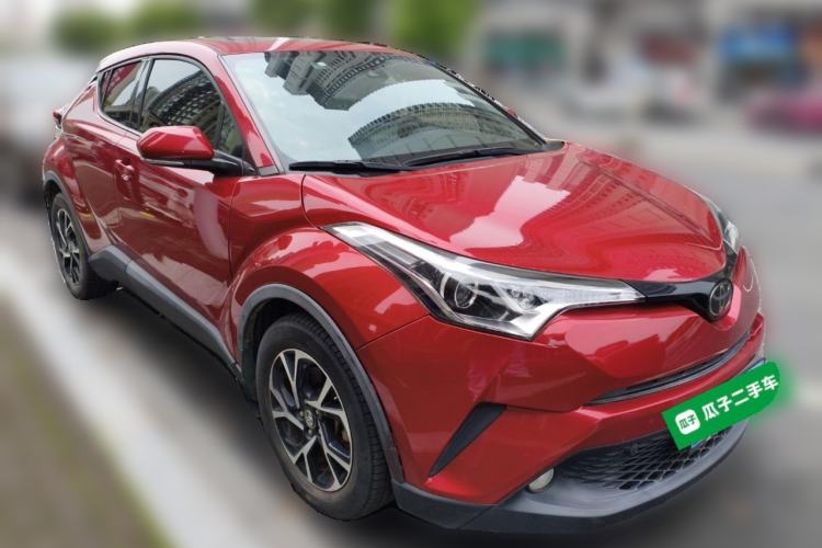 Used Toyota C-HR 2018 2.0L Leading with Sunroof China V Standard Front Right 45 Deg
