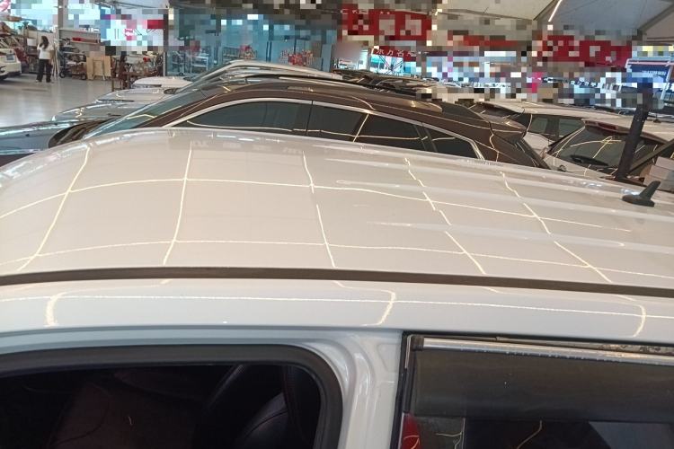 Used Brilliance V3 2015 1.5T Automatic Elite Model Roof