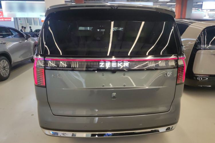 Used Zeekr 009 2024 7-Seater Walk-Through Version Four-Wheel Drive 108 kWh Rear