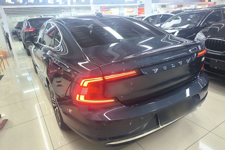 Used Volvo S90 New Energy 2023 T8 Plug-in Hybrid All-Wheel Drive Long-Range Zhiyi Luxury Edition
