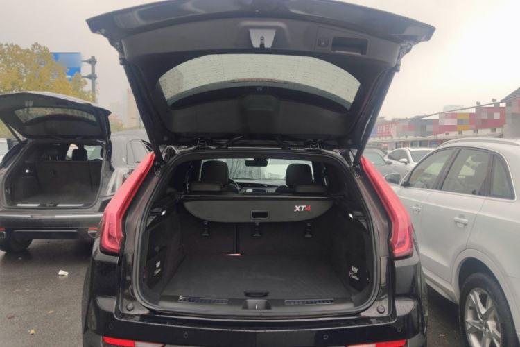 Used Cadillac XT4 2023 28T Two-Wheel-Drive Luxury Version
