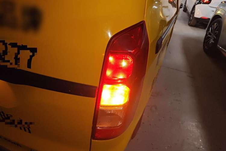 Used Wuling Hongguang V 2022 1.5L Jingqu Version Hydraulic Power Steering LAR