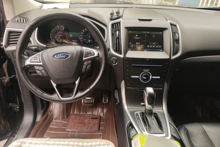 Used Ford Edge 2015 2.0T GTDi Four-Wheel Drive Prestige Model Center Console