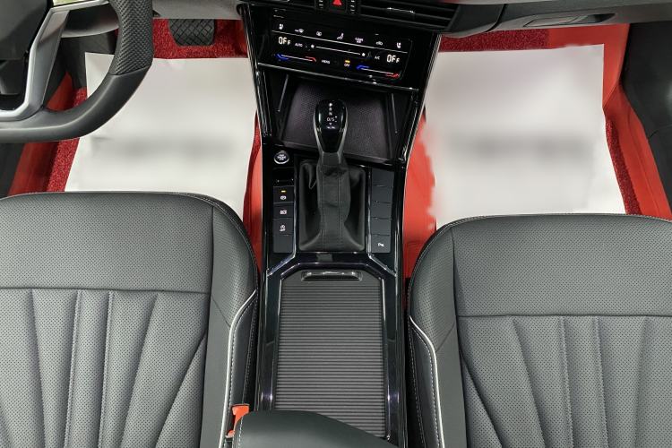 Used Volkswagen Passat 2024 380TSI Dragon Edition Gear Lever