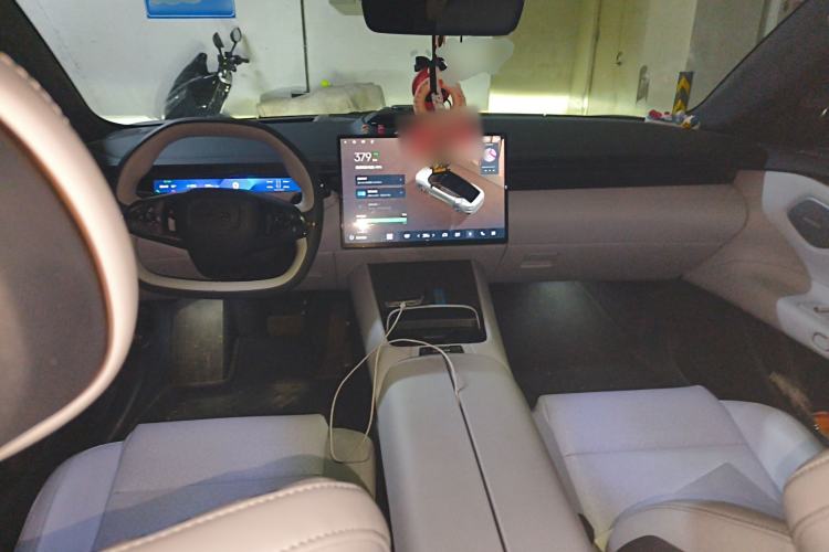 Used Lynk & Co Z10 2025 95 kWh 766 km Range Rear-Wheel Drive Max