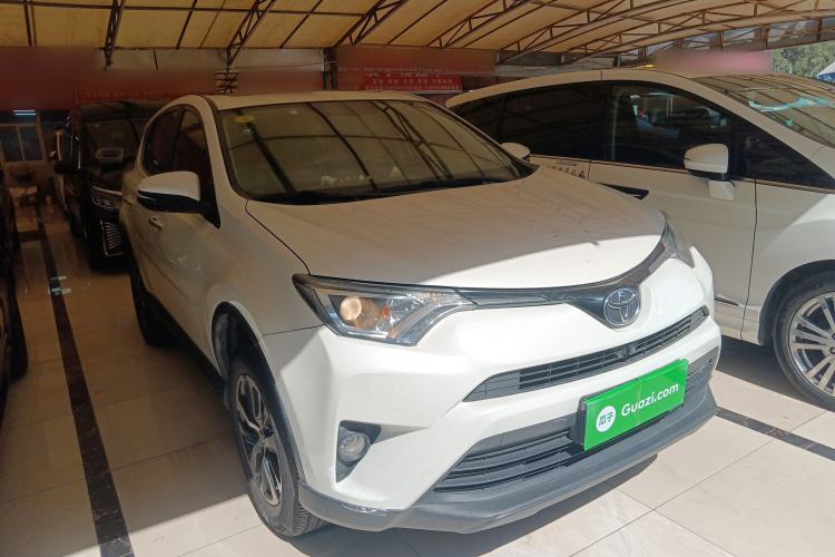 Used Toyota RAV4 2016 2.0L CVT Two-Wheel Drive Fashion Edition China V Standard