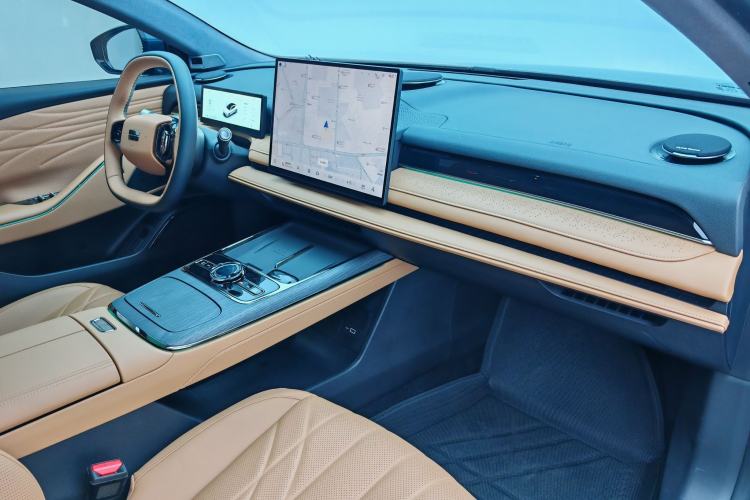 Used Geely Galaxy Galaxy 8 2025 130km EM-P Exploration Edition
