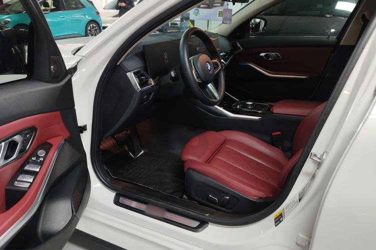 Used BMW i3 2024 eDrive 35 L
