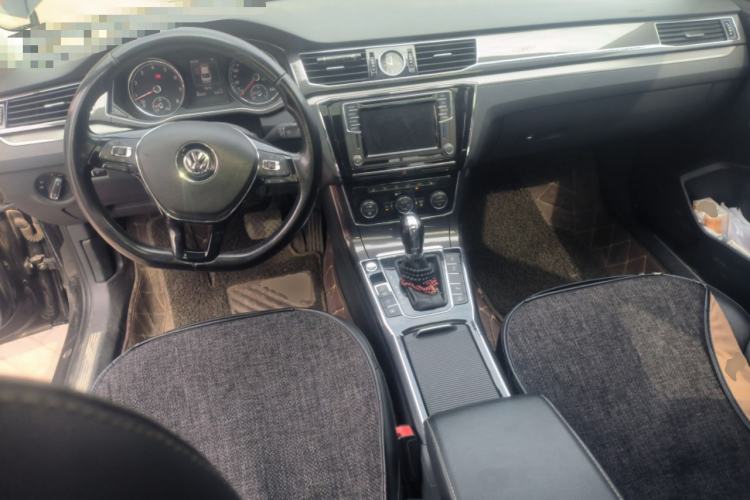 Used Volkswagen Passat 2016 330TSI DSG Prestige Edition Center Console