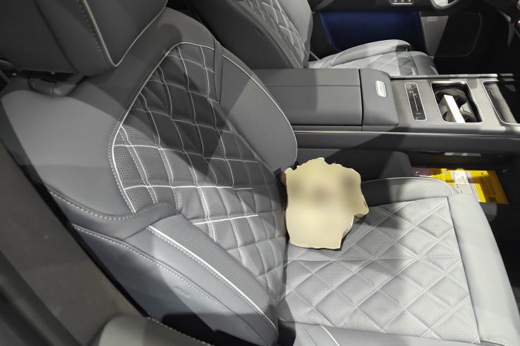 Used Nio ES8 2026 Model 6-seat Executive Luxury Edition Right Front Seat