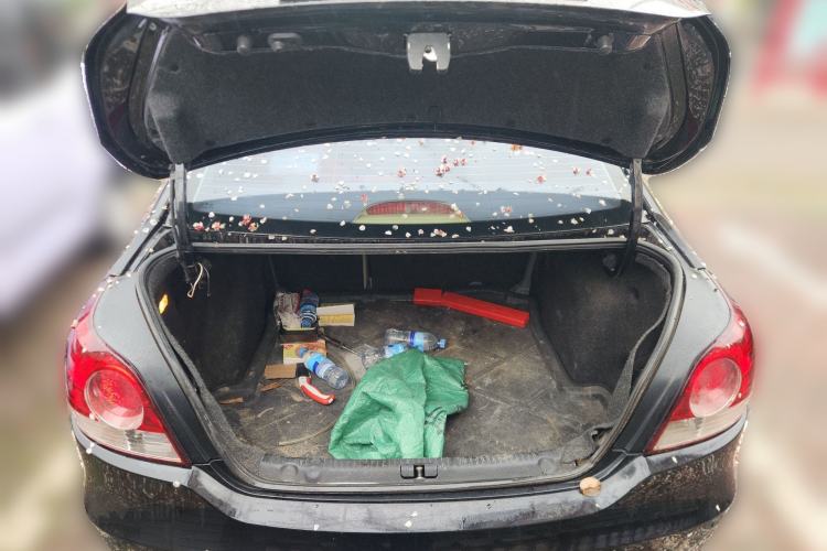 Used Volkswagen Lavida 2011 1.6L Automatic Premium Edition Trunk