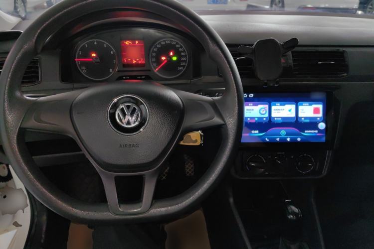 Used Volkswagen Santana 2018 1.5L Automatic Fashion Edition Center Console