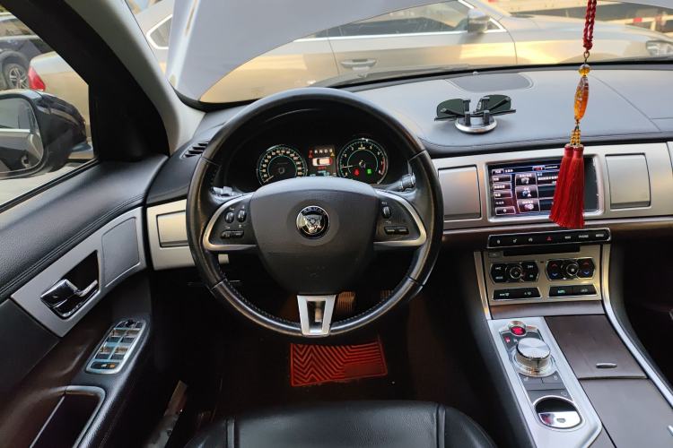 Used Jaguar XF 2015 XF 2.0T Sportbrake Luxury Edition
