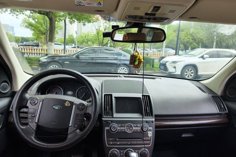 Used Land Rover Freelander 2 2014 2.0T Si4 SE Gasoline Version Center Console