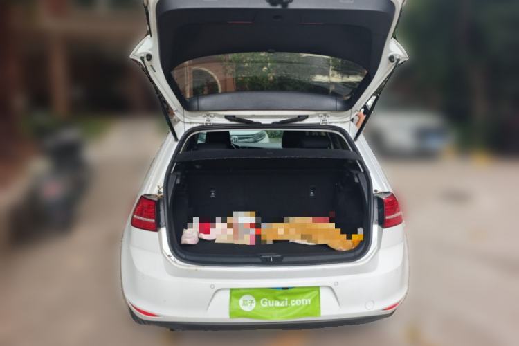 Used Volkswagen Golf 2016 1.6L Automatic Fashion Model Trunk