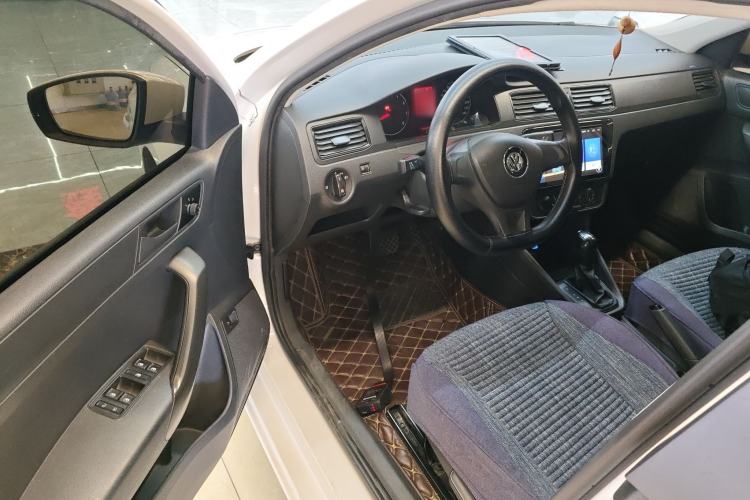 Used Volkswagen Santana 2016 1.6L Automatic Fashion Edition Driver Seat