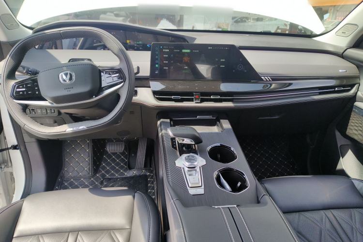 Used CHANGAN UNI-K iDD 2024 ZhiDian iDD 1.5T 135km Smart Leading Model
