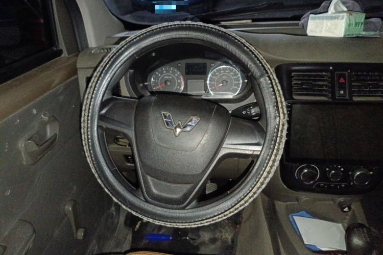 Used Wuling Rongguang V 2018 1.5L Practical Version Steering Wheel