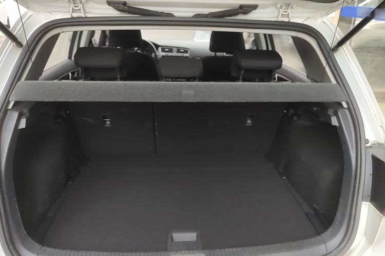 Used Volkswagen Golf 2015 1.4TSI Automatic Comfort Model Trunk