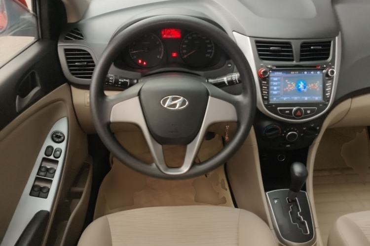 Used Hyundai Verna (older generation) 2014 1.4L Automatic Smart GLS Steering Wheel