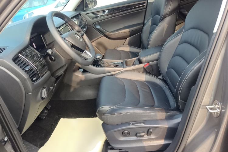 Used Skoda Kodiaq 2019 Facelifted TSI330 7-Seater Two-Wheel-Drive Luxury Enjoyment Edition China VI Standard