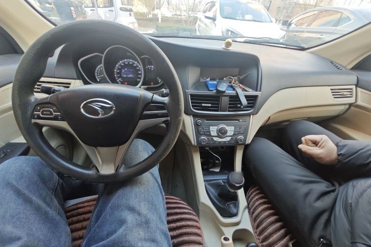 Used Soueast V6 Lingshi 2014 1.5L Manual Luxury Edition for Women