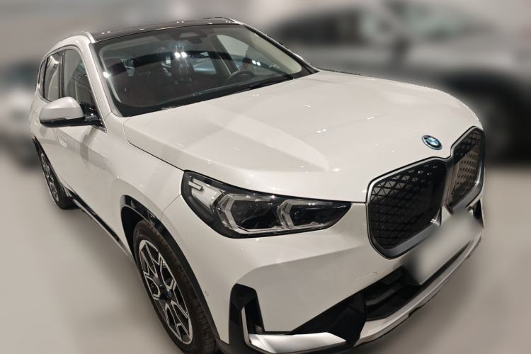 Used BMW iX1 2023 xDrive30L X Design Package Front Right 45 Deg