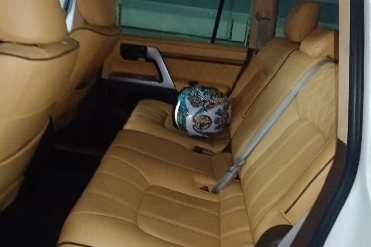 Used Toyota Land Cruiser 2015 4.0L 5-Seater Middle East Version
