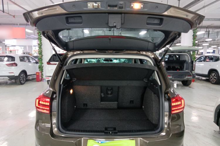 Used Volkswagen Tiguan L 2016 300TSI Automatic Two-Wheel Drive Trend Edition