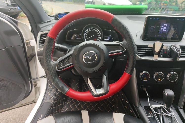 Used Mazda CX-4 2018 2.0L Automatic Two-Wheel Drive Blue Sky Dynamic Version China V Standard Steering Wheel