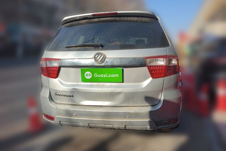 Used Foton Savana 2015 2.0T Manual Two-Wheel Drive Gasoline Luxury Edition 5 Seats