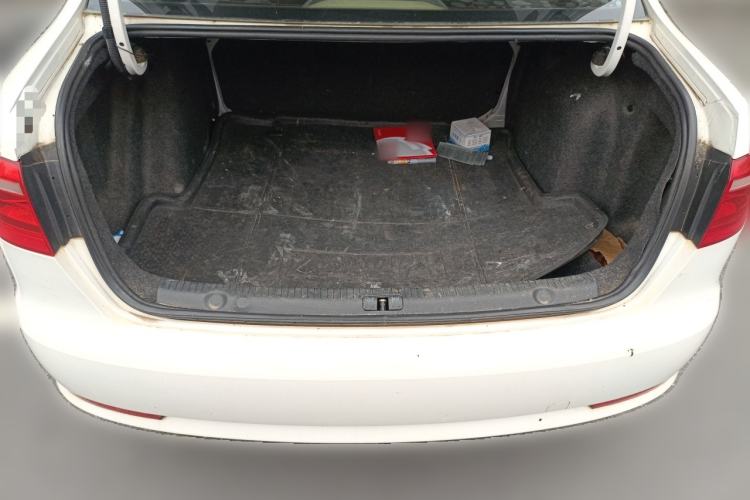 Used Volkswagen Lavida 2013 Revised Classic 1.6L Manual Fashion Edition Trunk