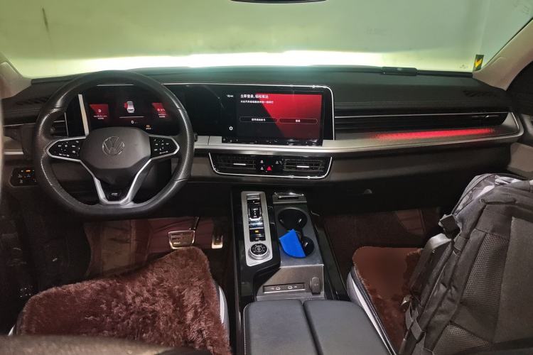 Used Volkswagen Tavendor 2024 380TSI All-Wheel Drive R-Line Cruise Edition
