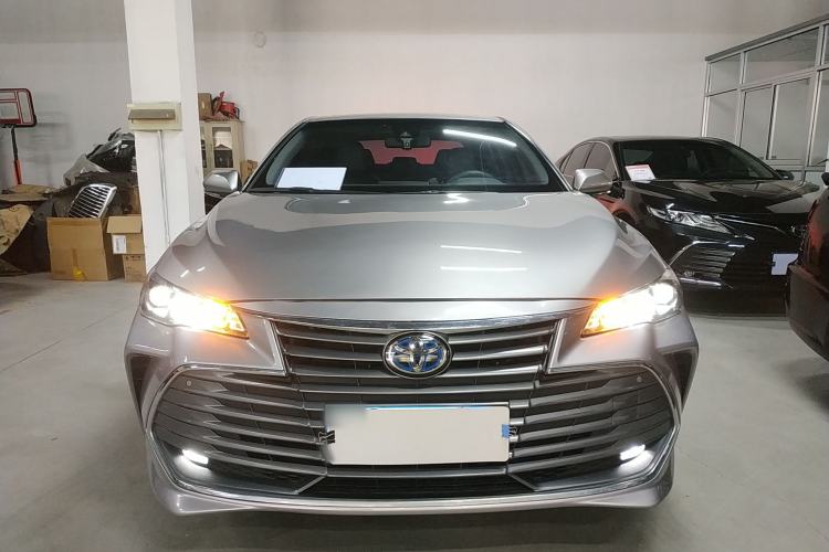 Used Toyota Avalon 2019 Dual-Engine 2.5L Luxury Edition China VI Standard