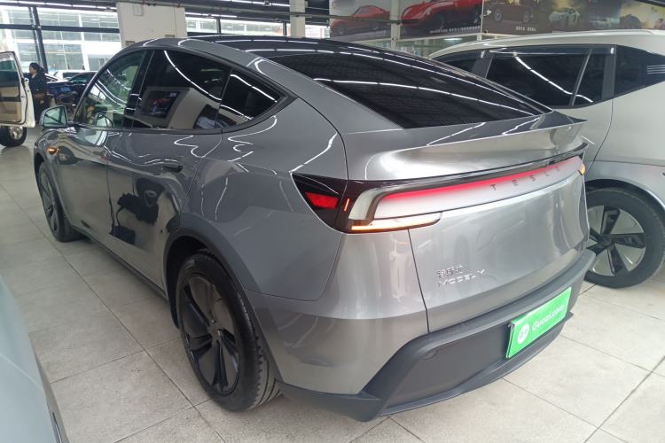 Used Tesla Model Y 2025 Rear-Wheel-Drive Version
