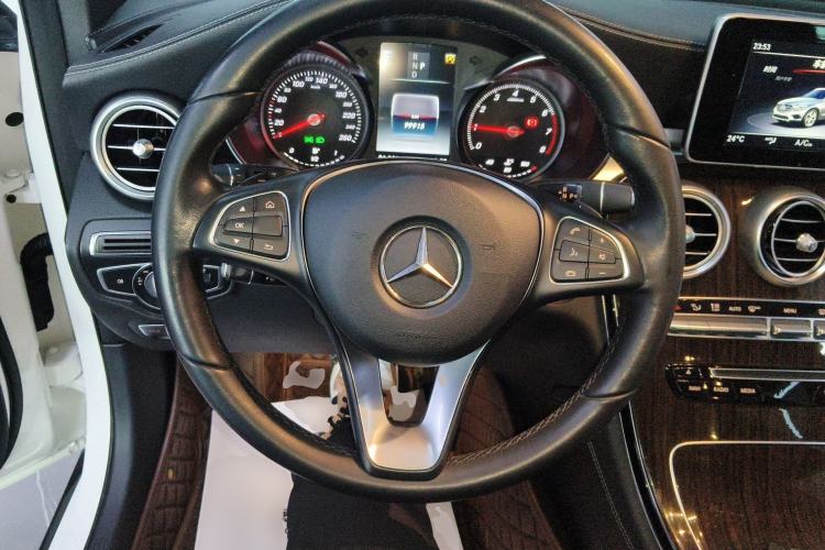 Used Mercedes-Benz GLC 2019 GLC 260 L 4MATIC Dynamic Model Steering Wheel