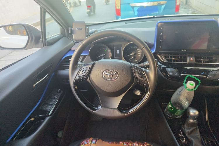 Used Toyota IZOA 2018 2.0L Yichi Version China VI Standard