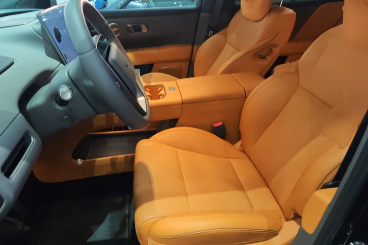 Used Li Auto i6 2025 Model Two-Wheel-Drive Standard Type