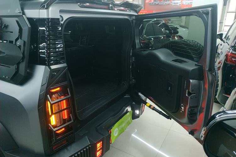 Used JETOUR Traveler 2023 2.0T All-Wheel Drive Conquer PRO Trunk