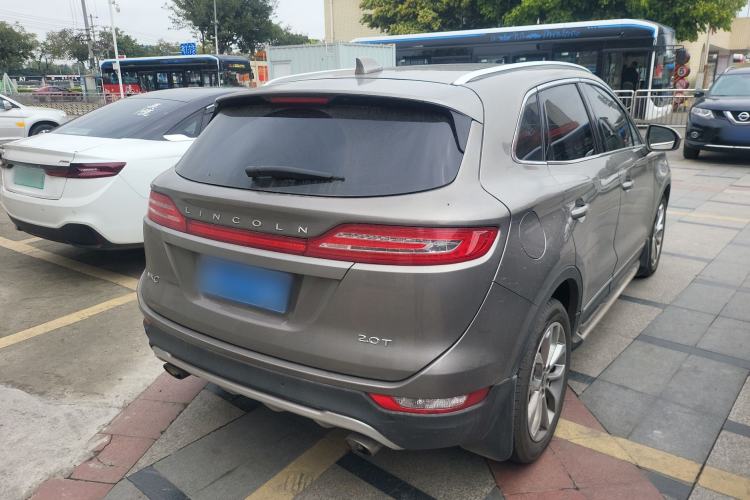 Used Lincoln MKC 2017 2.0T Two-Wheel-Drive Luxury Edition Rear Right 45 Deg