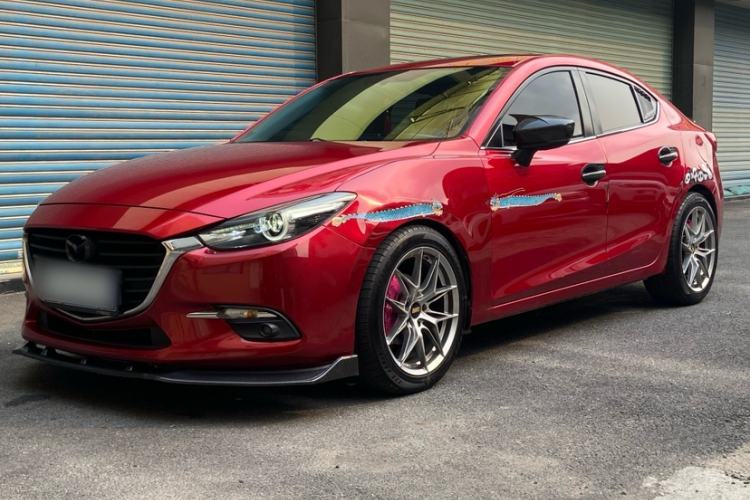 Used Mazda 3 Axela 2017 Sedan 1.5L Automatic Luxury Model Emission Standard China V Front Left 45 Deg
