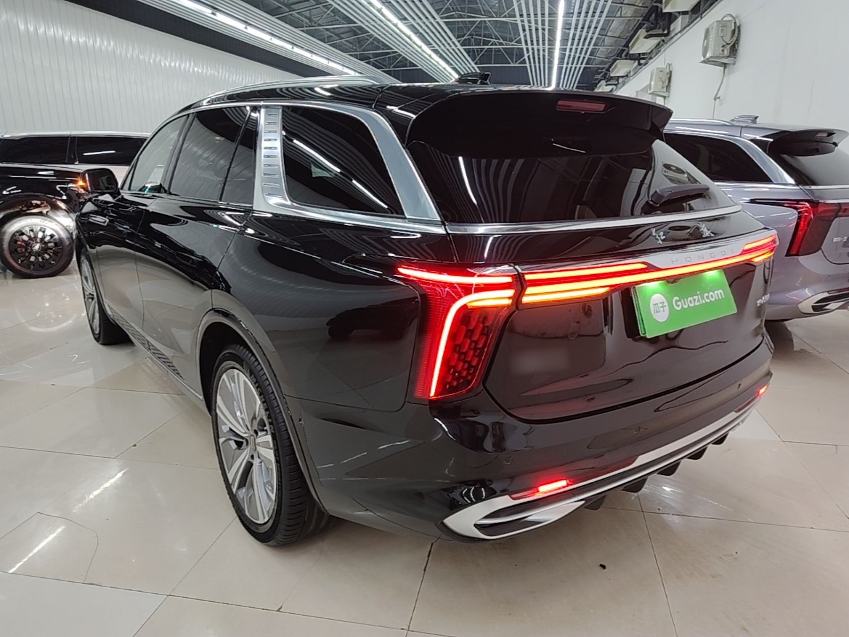 Hongqi E-HS9 2022 690 km Range Flagship Edition Six Seats — снимка 4
