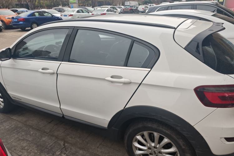 Used Qoros 3 2017 Urban SUV 1.6T Automatic Zhiyue Model
