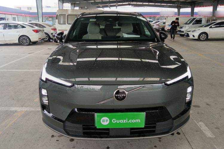 Used Volvo XC70 Plug-in Hybrid 2026 Model Four-Wheel Drive Long-Range Ultra Front