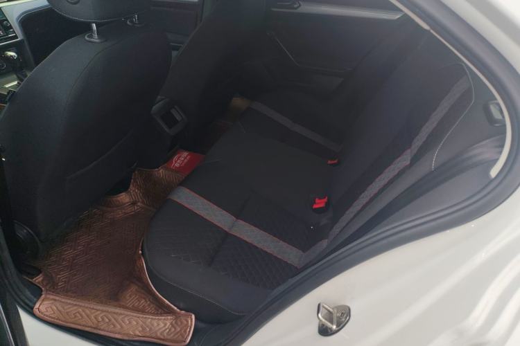 Used Volkswagen Lamando 2019 230TSI DSG Fashion Edition China VI Left Rear Seat