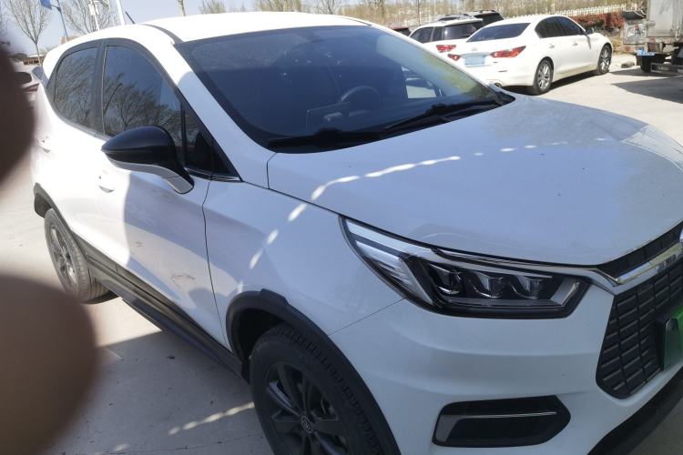 Used BYD Yuan New Energy 2019 EV535 Smart Connect Trendsetting Model Front Right 45 Deg