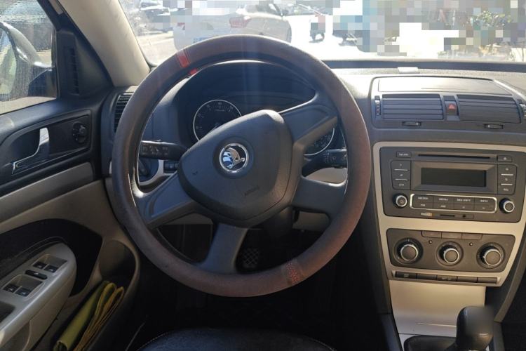 Used Skoda Octavia 2013 1.6L Manual Eado Edition