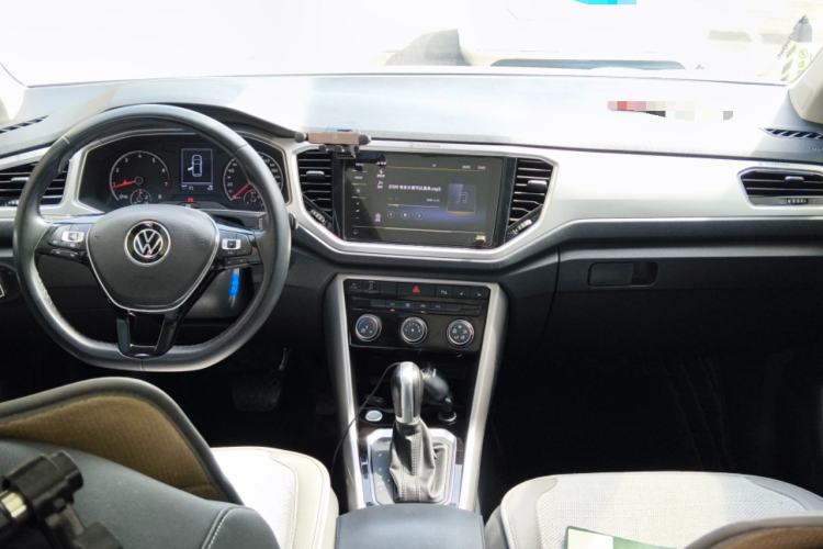 Used Volkswagen T-ROC 2022 280TSI DSG Two-Wheel Drive Elite PLUS Center Console