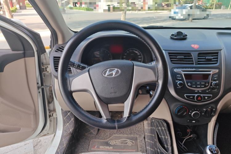 Used Hyundai Verna (older generation) 2016 1.4L Manual Smart GLS Trim Steering Wheel