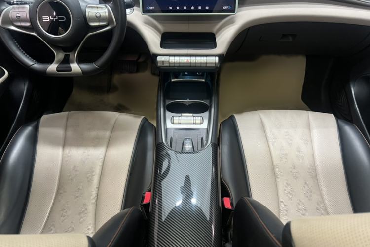 Used BYD Dolphin 2024 Honor Edition 420km Fashion Version
